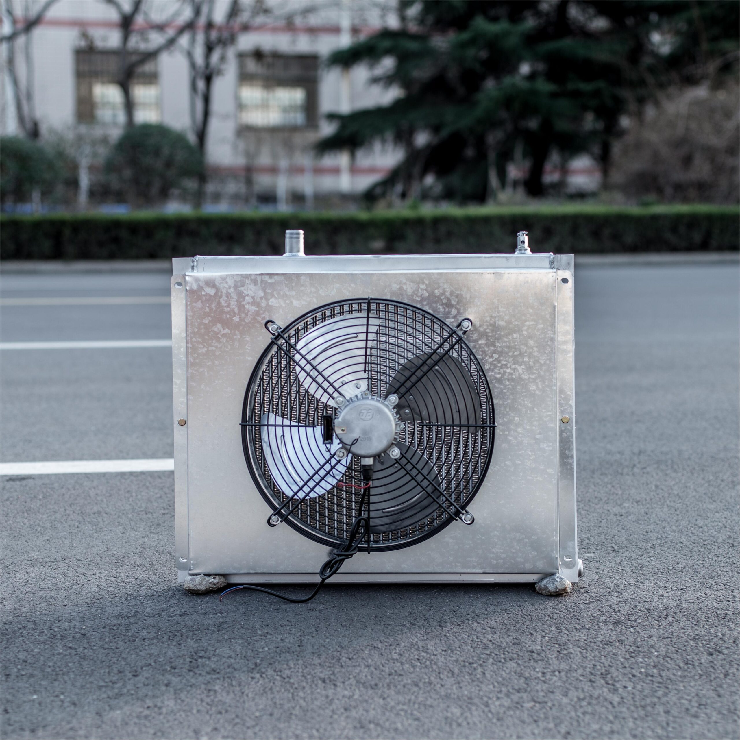All-aluminum radiator with cooling fan unit