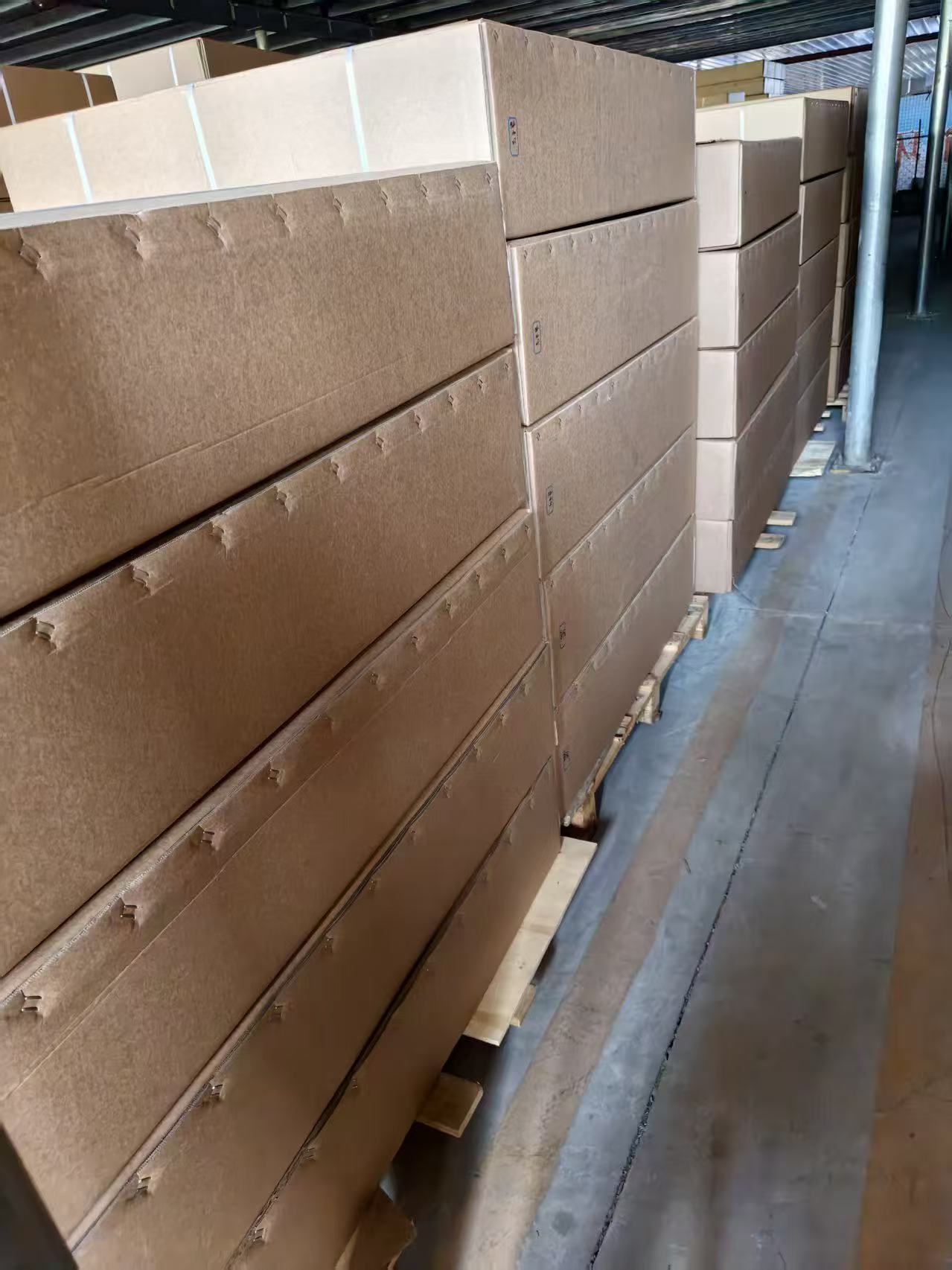 Packed radiators in the warehouse - Weifang Beichen Machinery factory